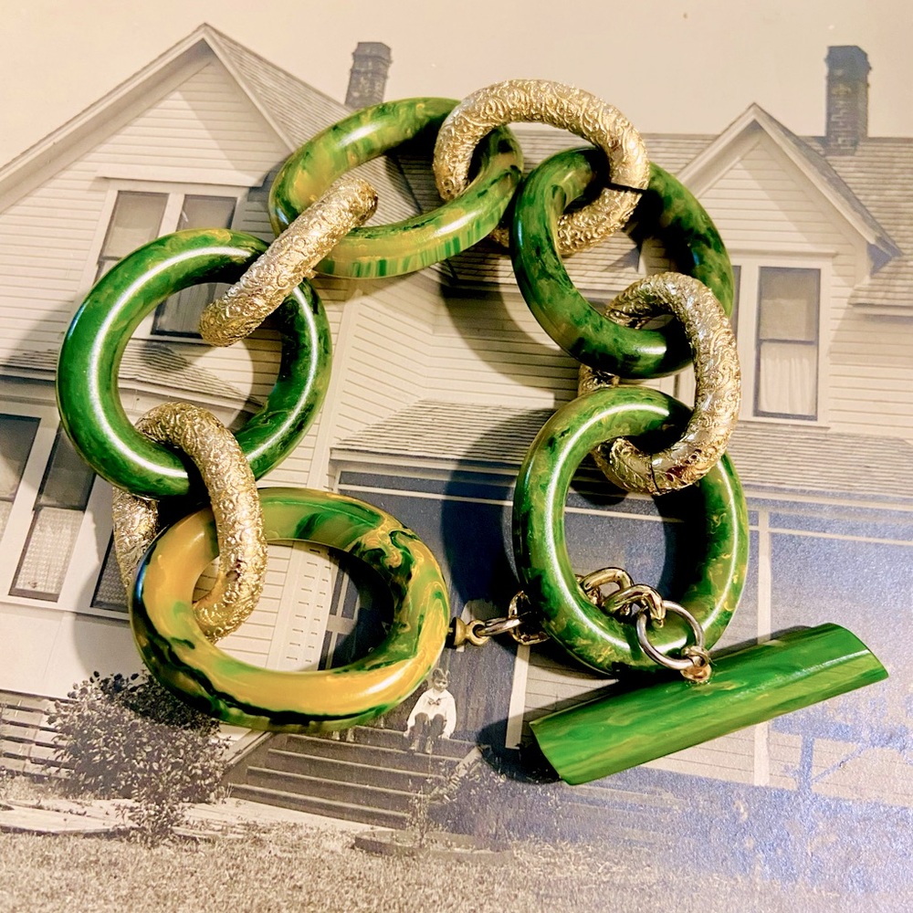 Large Vintage Chunky Link Swirled Spinach & Egg Yolk Bakelite Bracelet